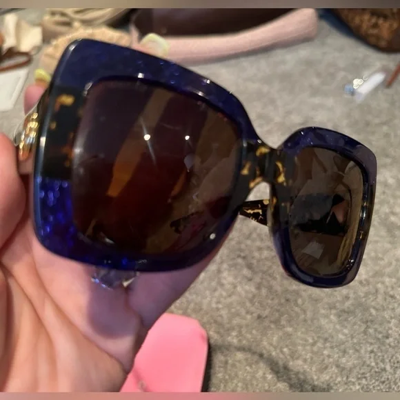 GUCCI OVERSIZED SUNGLASSES GG0083s 100% AUTHENTIC - Picture 6 of 12